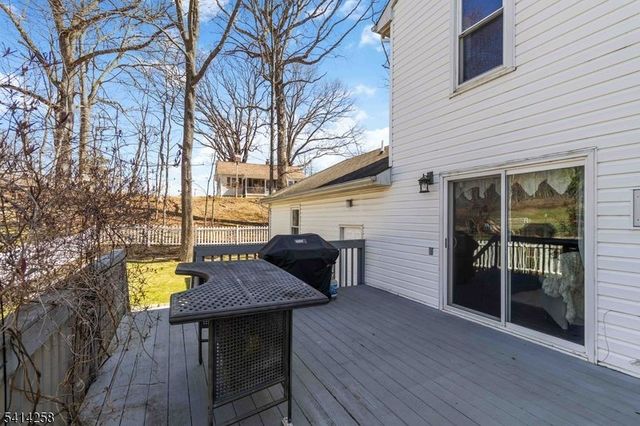 237 Tabor Rd, Morris Plains Boro, NJ 07950