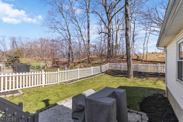 237 Tabor Rd, Morris Plains Boro, NJ 07950