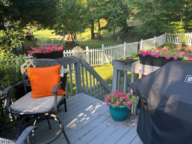 237 Tabor Rd, Morris Plains Boro, NJ 07950