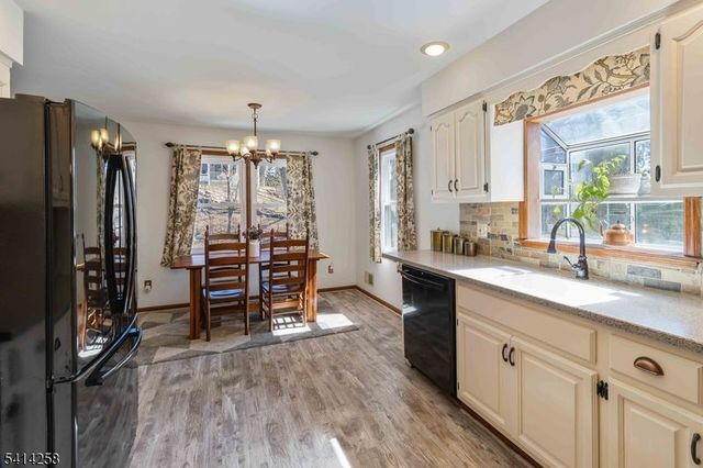 237 Tabor Rd, Morris Plains Boro, NJ 07950