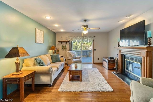 237 Tabor Rd, Morris Plains Boro, NJ 07950