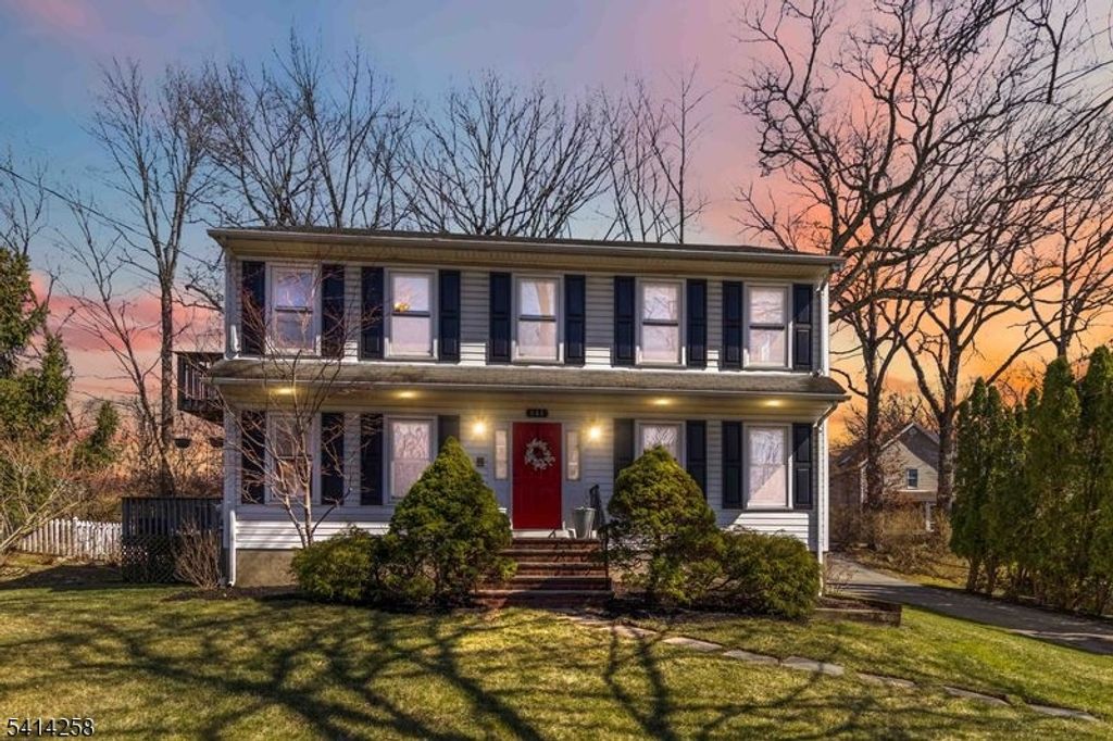 237 Tabor Rd, Morris Plains Boro, NJ 07950