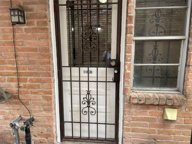11639 Chimney Rock Road A, Houston, TX 77035