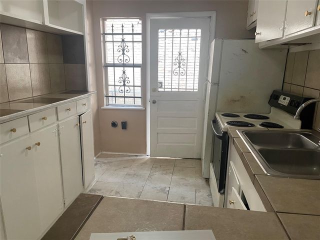 11639 Chimney Rock Road A, Houston, TX 77035