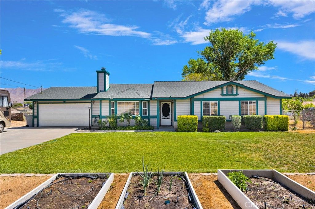 Image 1 of property listing at 9317 Sabina, Hesperia, CA 92345