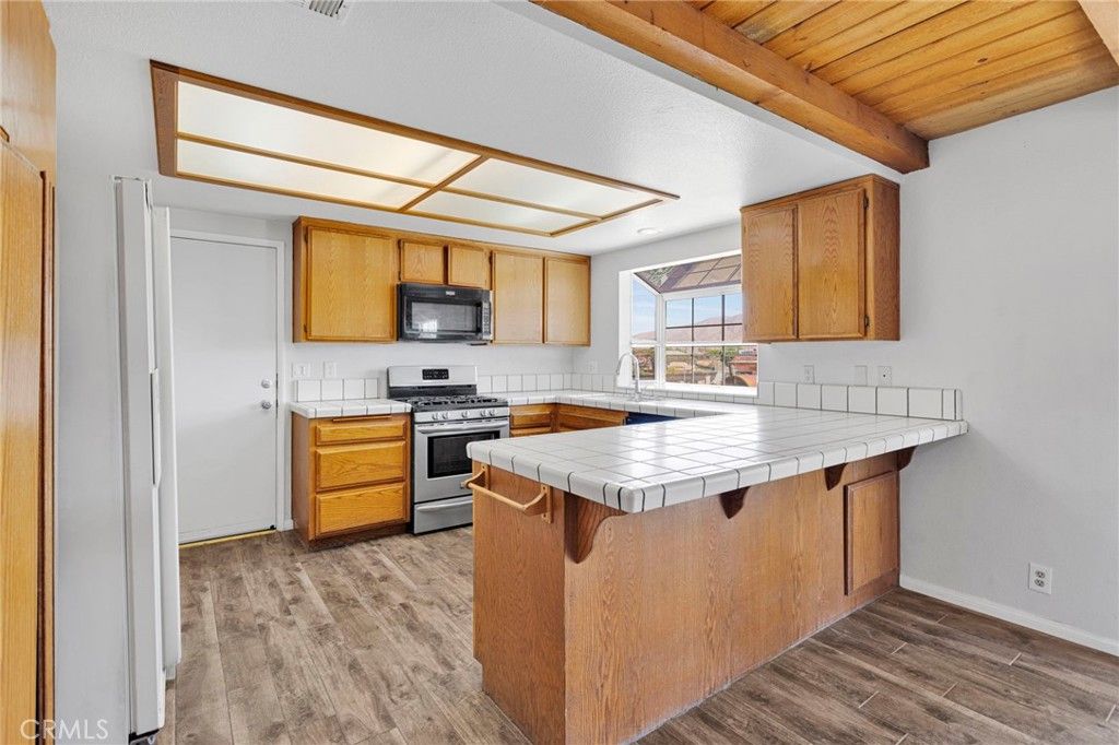 Image 11 of property listing at 9317 Sabina, Hesperia, CA 92345