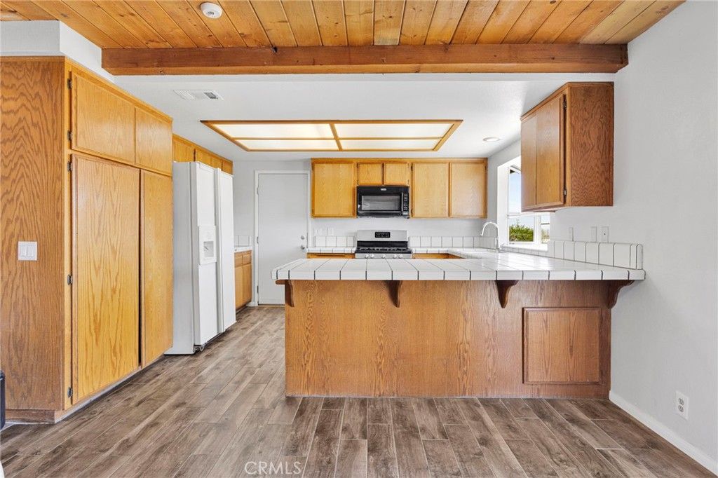 Image 12 of property listing at 9317 Sabina, Hesperia, CA 92345