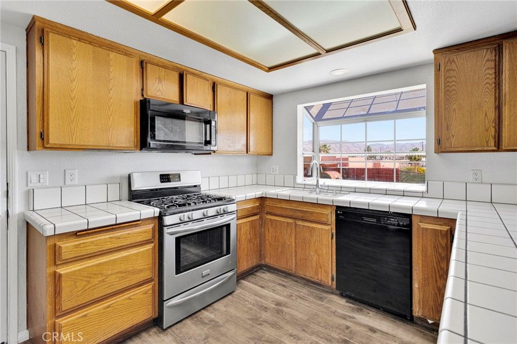 Image 14 of property listing at 9317 Sabina, Hesperia, CA 92345