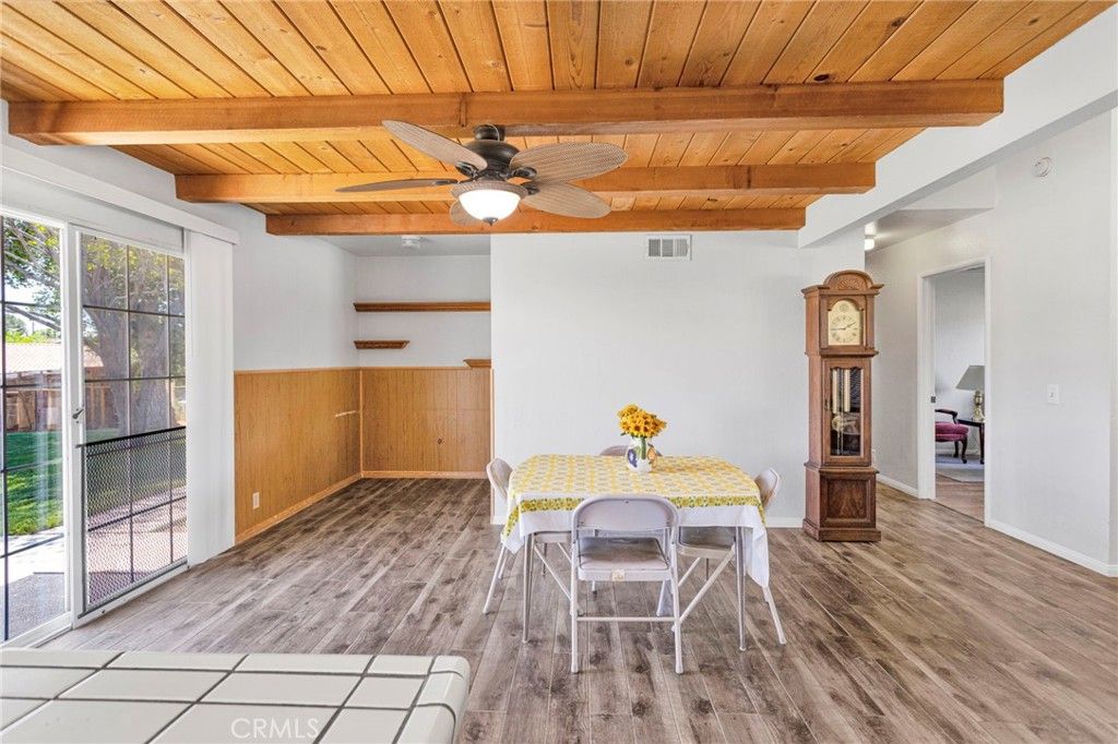 Image 16 of property listing at 9317 Sabina, Hesperia, CA 92345