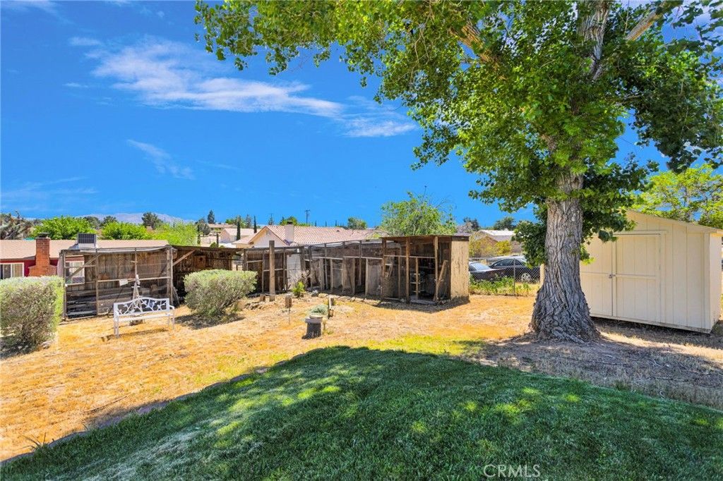 Image 33 of property listing at 9317 Sabina, Hesperia, CA 92345