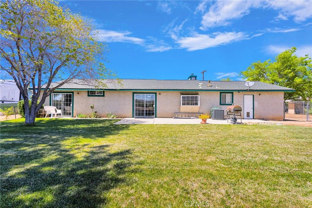 Image 35 of property listing at 9317 Sabina, Hesperia, CA 92345