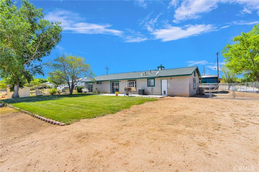 Image 36 of property listing at 9317 Sabina, Hesperia, CA 92345