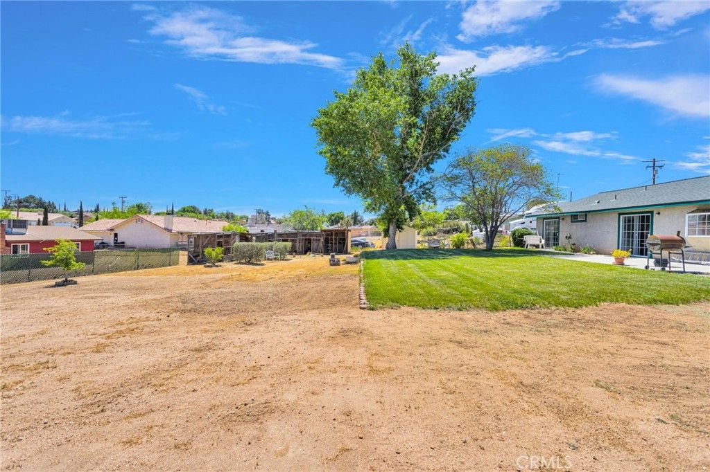 Image 37 of property listing at 9317 Sabina, Hesperia, CA 92345