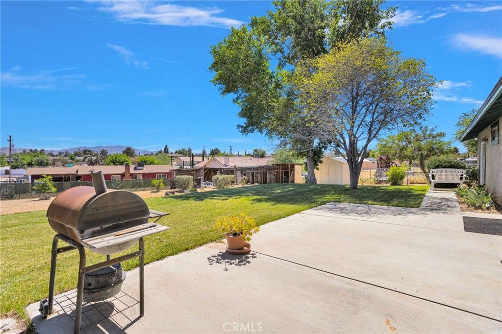 Image 39 of property listing at 9317 Sabina, Hesperia, CA 92345