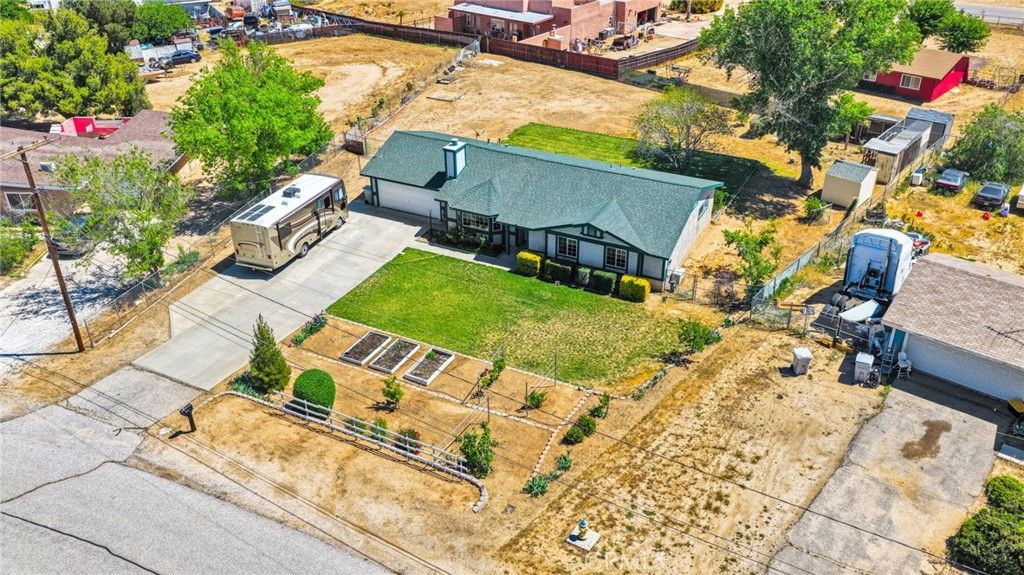 Image 42 of property listing at 9317 Sabina, Hesperia, CA 92345