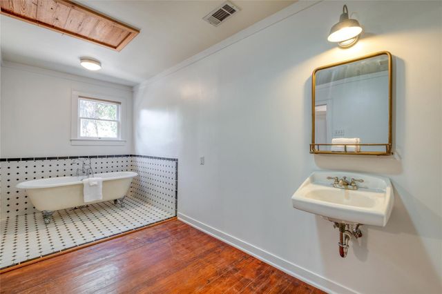 708 & 712 Nowotny LN, Austin, TX 78702