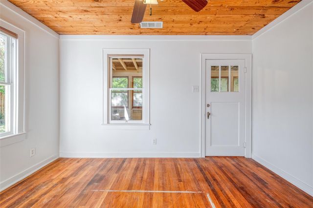 708 & 712 Nowotny LN, Austin, TX 78702
