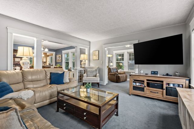 102 Elliot Ave, Quincy, MA 02171