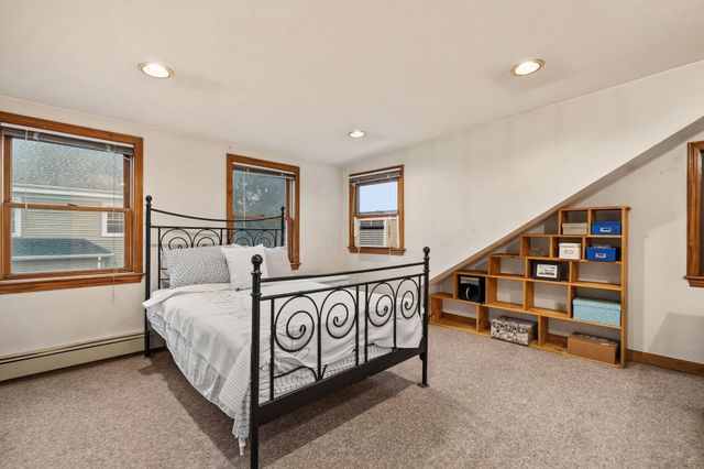 102 Elliot Ave, Quincy, MA 02171