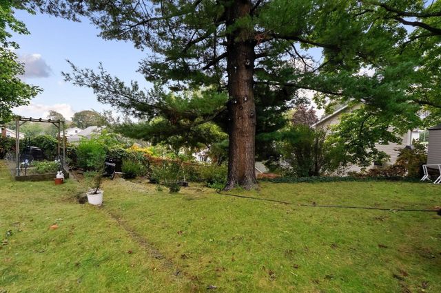 102 Elliot Ave, Quincy, MA 02171