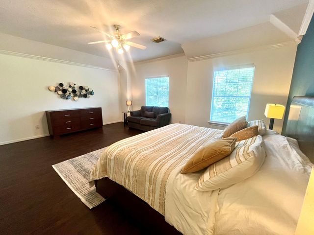 2 Stone Arrow Place, The Woodlands, TX 77382