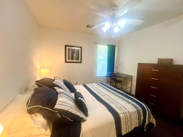 2 Stone Arrow Place, The Woodlands, TX 77382