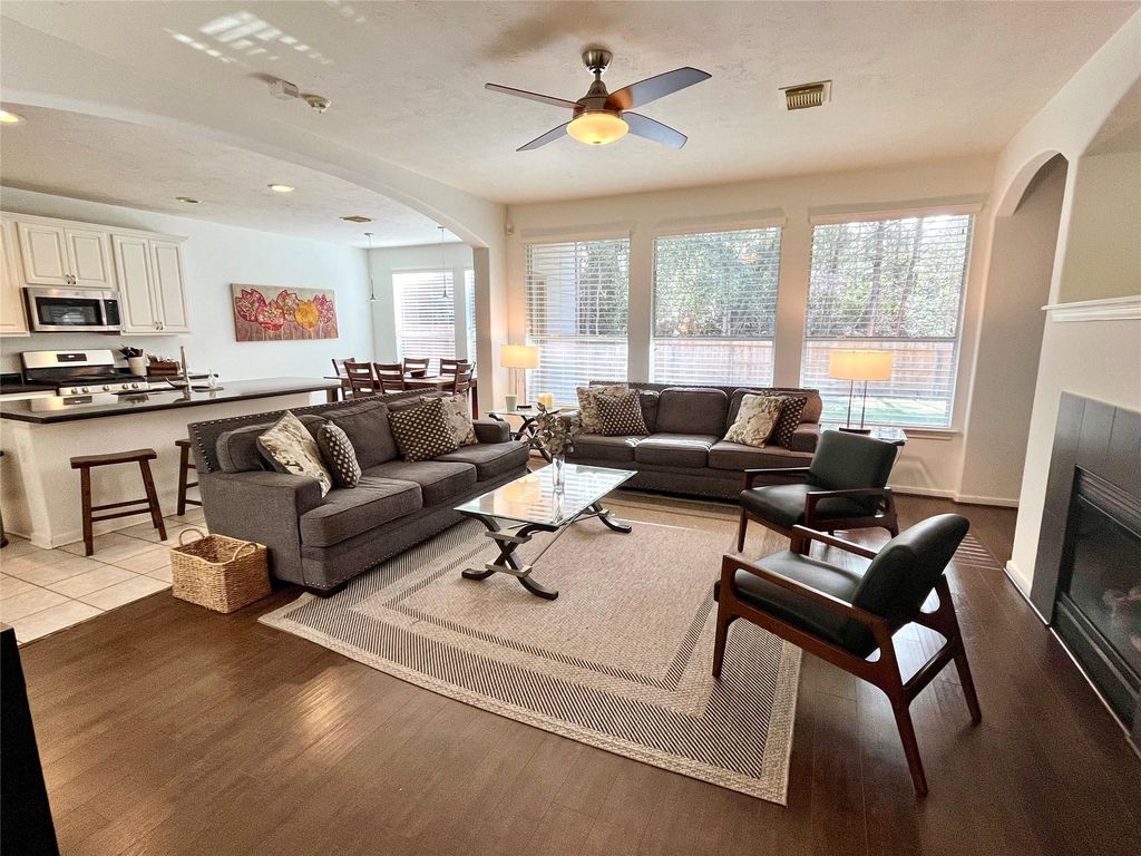 2 Stone Arrow Place, The Woodlands, TX 77382