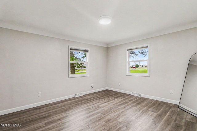 2120 Mathews Road, Northwood, OH 43619
