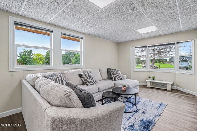 2120 Mathews Road, Northwood, OH 43619