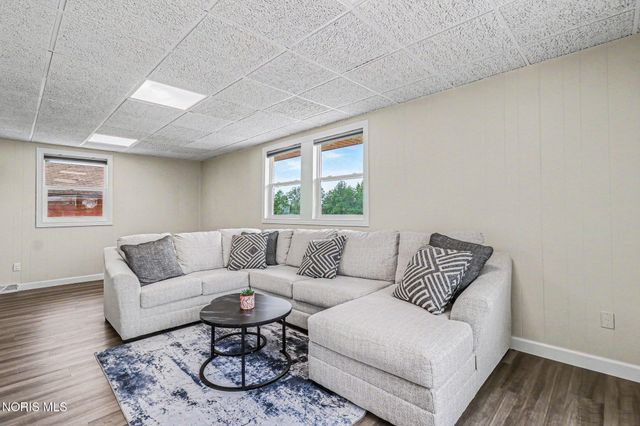 2120 Mathews Road, Northwood, OH 43619