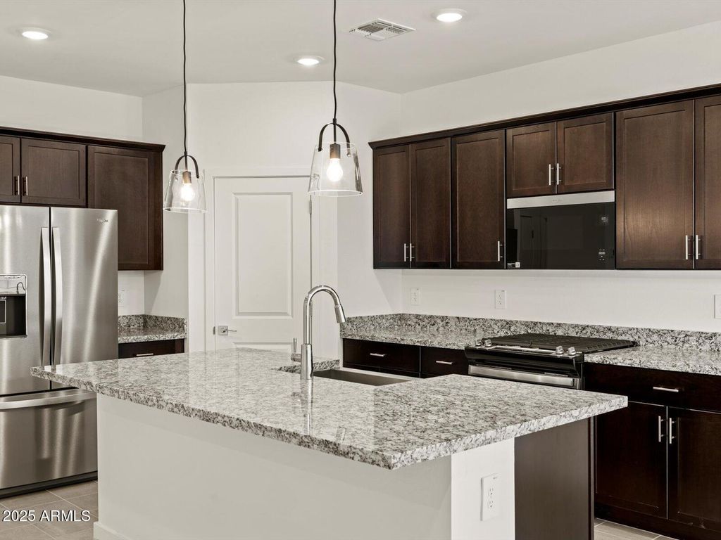 2349 E Fortana Drive, San Tan Valley, AZ 85143