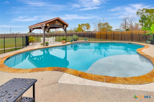 20 Stone Meadow Drive, Victoria, TX 77905