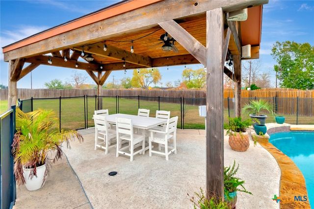 20 Stone Meadow Drive, Victoria, TX 77905