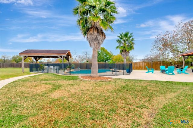 20 Stone Meadow Drive, Victoria, TX 77905