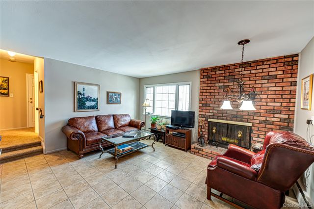 16 Landview Drive, Kings Park, NY 11754