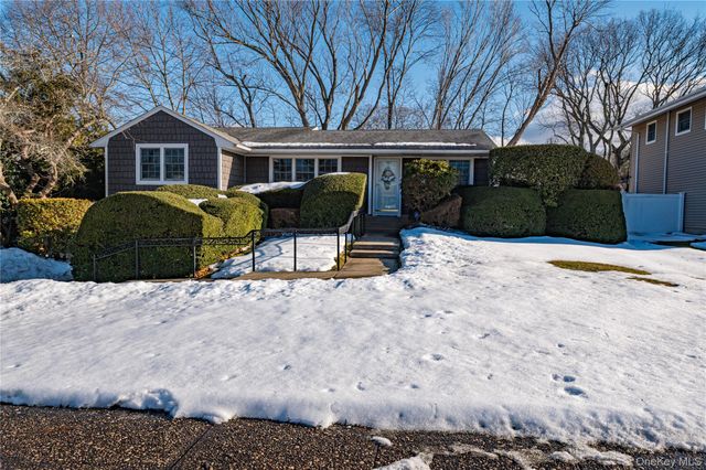 16 Landview Drive, Kings Park, NY 11754