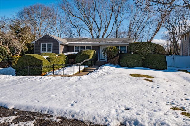 16 Landview Drive, Kings Park, NY 11754