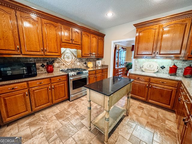 746 Highway 18 W, Barnesville, GA 30204