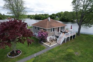 72 Lakeview Place, Taunton, MA 02780