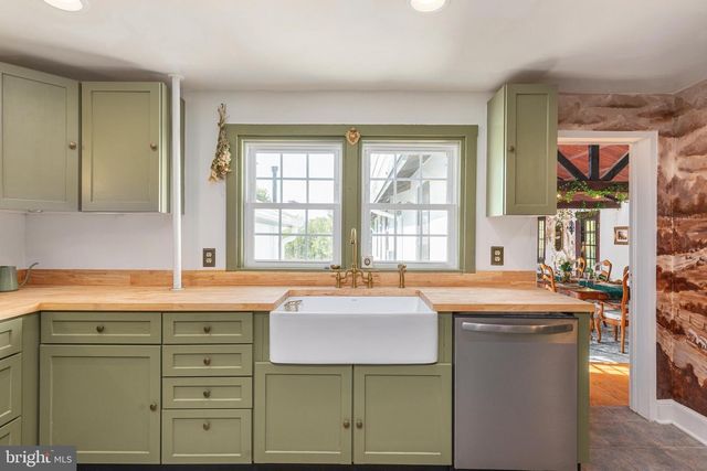 5971 BROWNTOWN RD, Front Royal, VA 22630