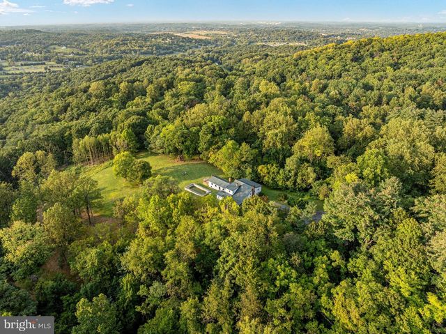 5971 BROWNTOWN RD, Front Royal, VA 22630