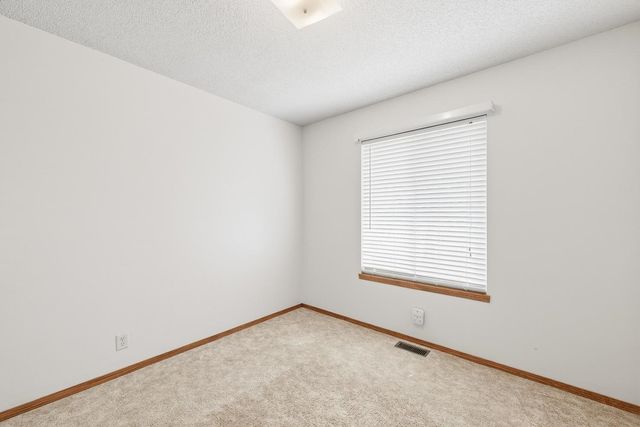 8849 N Hidden Ln, Park City, KS 67147
