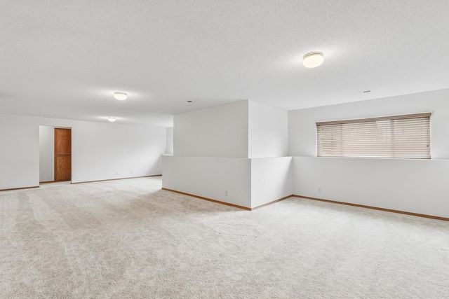 8849 N Hidden Ln, Park City, KS 67147