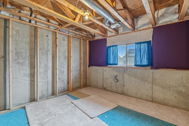 8849 N Hidden Ln, Park City, KS 67147