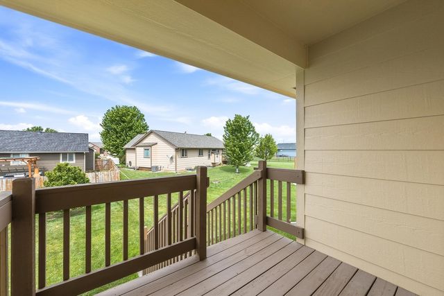 8849 N Hidden Ln, Park City, KS 67147