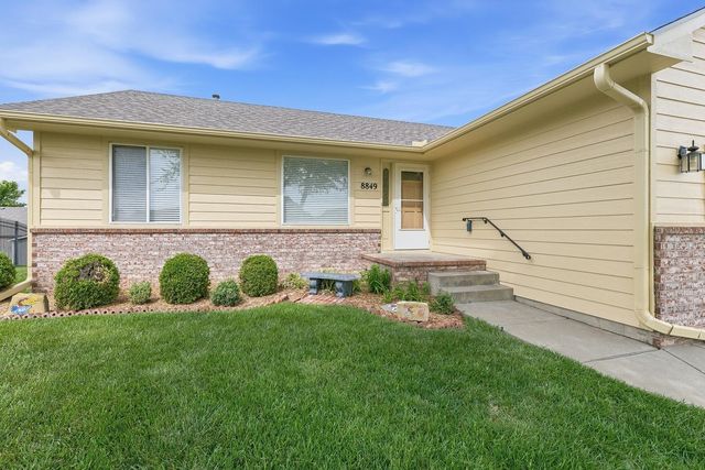 8849 N Hidden Ln, Park City, KS 67147