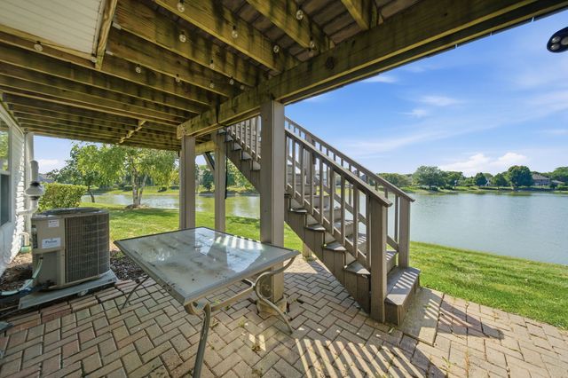 1258 Appaloosa Way, Bartlett, IL 60103