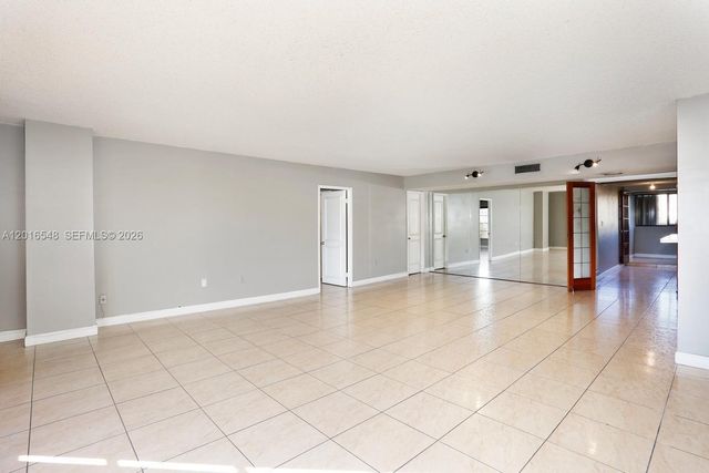110 Salamanca Ave PH, Coral Gables, FL 33134