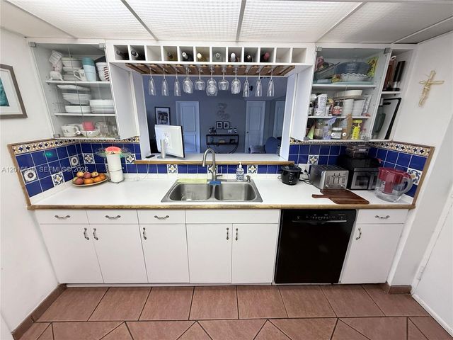 110 Salamanca Ave PH, Coral Gables, FL 33134