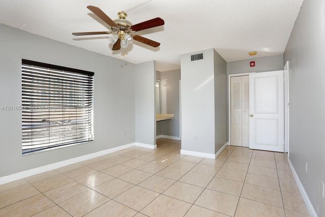 110 Salamanca Ave PH, Coral Gables, FL 33134